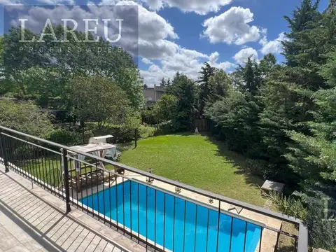 Casa 7 ambientes con 3 baños
