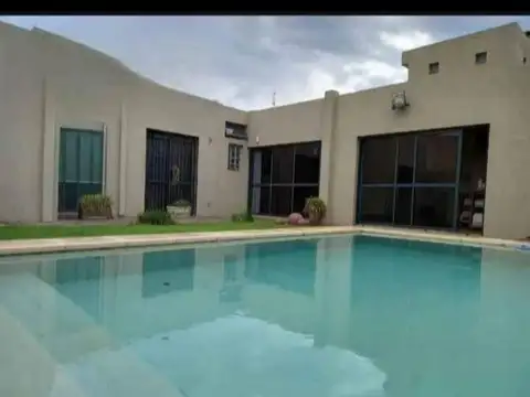 CASA 3 DORM - BARRIO ALEJANDRO CENTENO !!