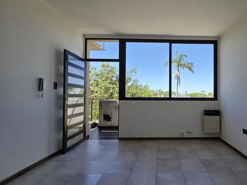 Z/ BV. MUTTIS, 2 PISO, ESTAR COMEDOR LUMINOSO, COCINA, CALEFACTOR, PLACARES, TERRAZA COMUN Y ASADOR