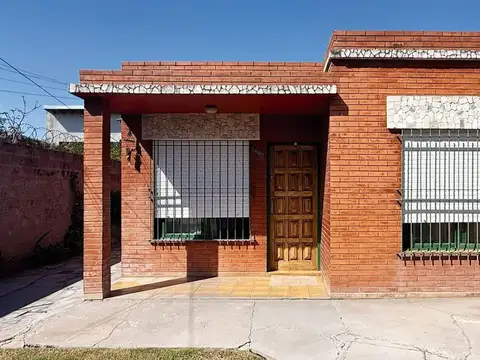 VENTA CASA 4 AMB. P. QUIRNO HURLINGHAM LOTE 490 MT
