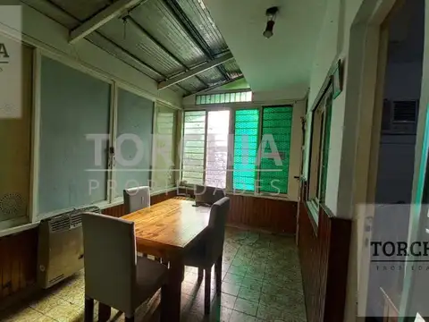 Depto Tipo Casa 9 ambientes con 2 baños
