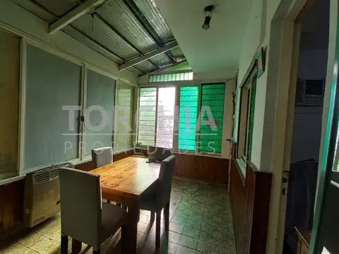 Depto Tipo Casa 9 ambientes con 2 baños