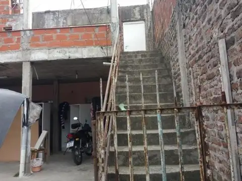 Casa 6 ambientes con 5 baños