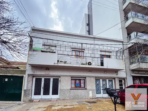 Casa en venta - 4 dormitorios 2 baños 1 cochera - 148 mts2 - La Plata
