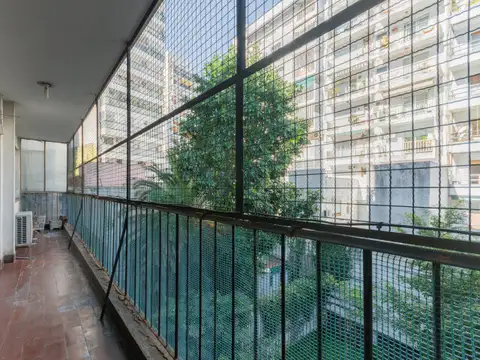 VENTA. DEPARTAMENTO 3 DORMITORIOS CON DEPENDENCIA. BALCON. ALTO PALERMO. APTO CREDITO
