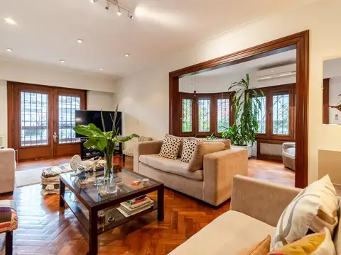 Casa 5 ambientes con 3 baños