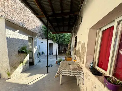 Casa 5 ambientes con 1 baño
