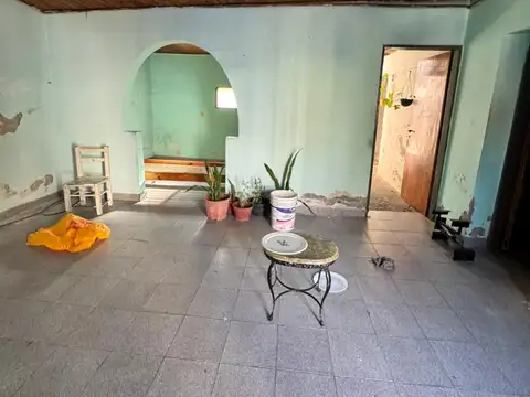 CASA DE 5 AMBIENTES CON PATIO A REFACCIONAR EN LA CALLE CHILAVERT AL 1100, PARQUE CA