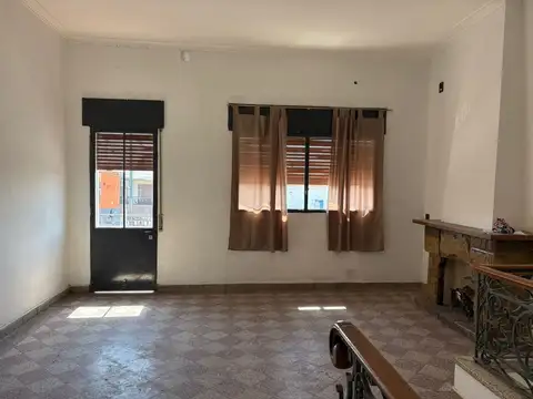 Depto Tipo Casa 5 ambientes con 1 baño