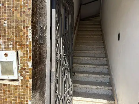 Depto Tipo Casa en Venta de 5 ambientes