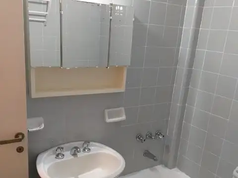 Paraguay 700, Piso 2