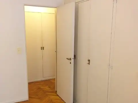 EXCELENTE DEPTO DE 2 AMBIENTES C/BCON LATERAL SUPER LUMINOSO EXC. ESTADO MUY BUENA UBICACION