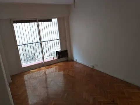 EXCELENTE DEPTO DE 2 AMBIENTES C/BCON LATERAL SUPER LUMINOSO EXC. ESTADO MUY BUENA UBICACION