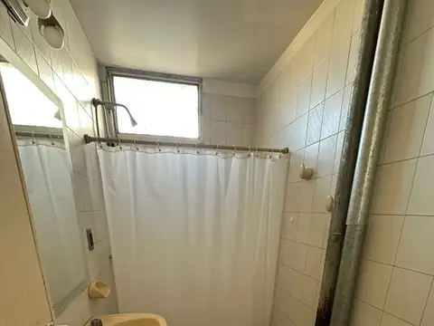 Casa 6 ambientes con 2 baños