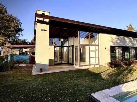 Casa 4 Amb Galeria Jardin Pileta Barrio Cerrado Brujas Pilar