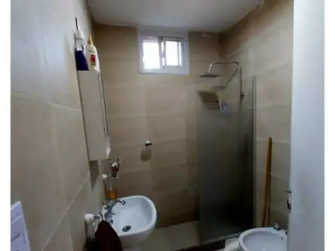 Casa Con Patio Muy Amplio C Pileta - Calefon Solar - Porton Automatico - 3 Split Frio-calor - S...