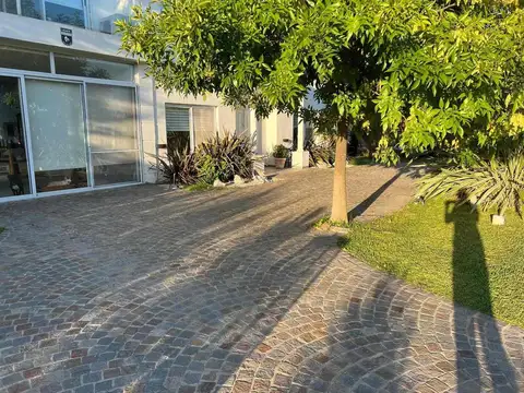 Casa en Venta en Guernica, USD 350.000