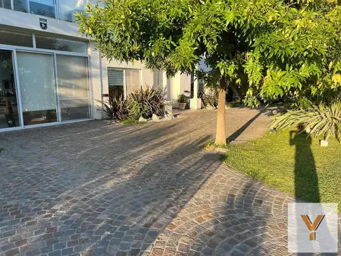 Casa en Venta en Guernica, USD 350.000