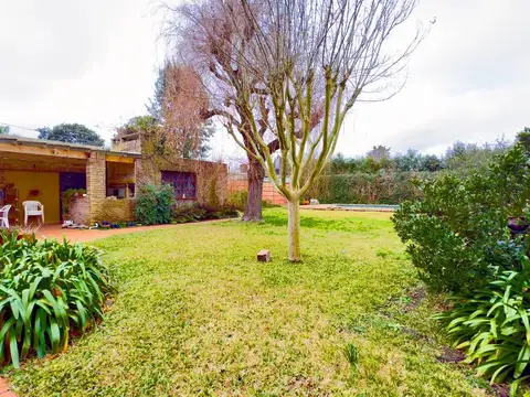 CASA EN VENTA EN CITY BELL 3 DORMITORIOS
