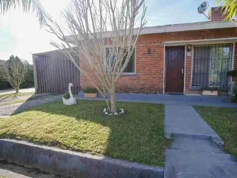 Oportunidad Vendo casa 2 dormitorios garaje Pando