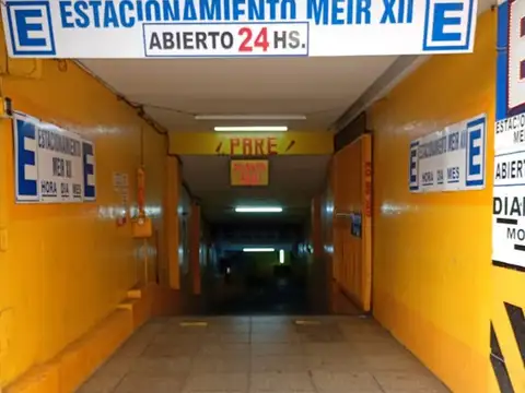 Venta espacio de cochera cubierta Zona Centro