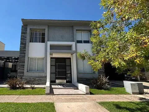 VENTA GRAN CASA BARRIO PRIVADO PORTICO DEL SOL II