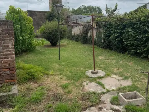 Casa 6 ambientes con 1 baño