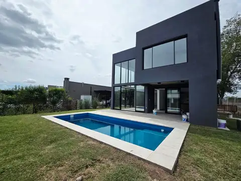 CASA EN VENTA EN SAN RAMON - PILAR