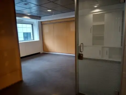 Oficina en Alquiler en Plaza San Martín, $ 900.000
