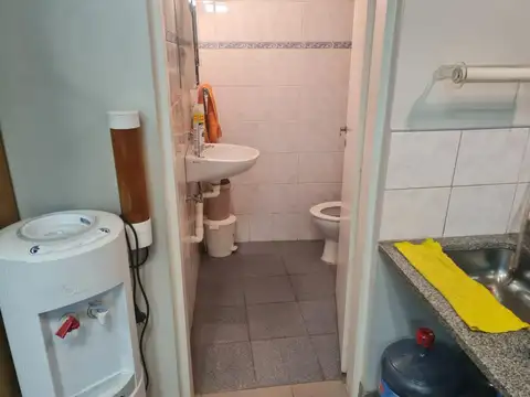 Oficina en Alquiler en Agronomía, $ 830.000