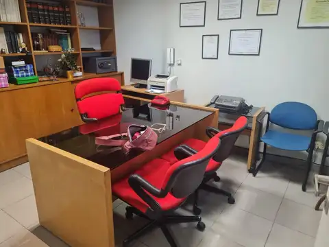Oficina en Alquiler en Agronomía, $ 830.000