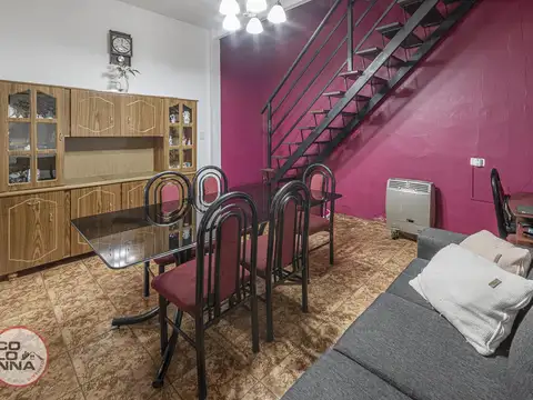 Depto Tipo Casa 6 ambientes con 2 baños