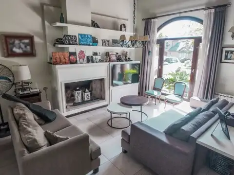 VENTA CASA - LOTE CENTRAL - CLUB DE CAMPO PUEYRREDON