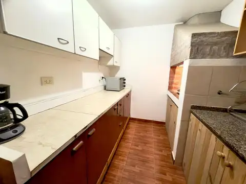 VENTA CASA MAS SALON DE USOS MULTIPLES EN PARQUE CASADO