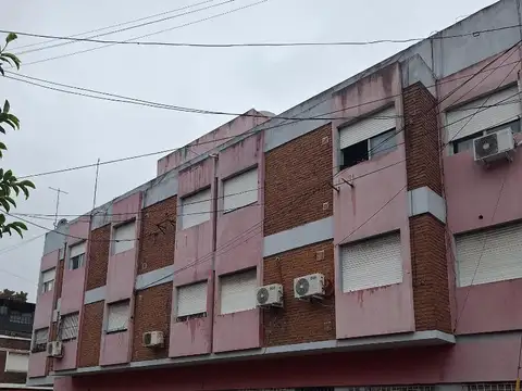 Monoambiente en alquiler en Ezpeleta centro.