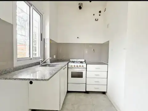 Depto Tipo Casa en Venta de 2 ambientes