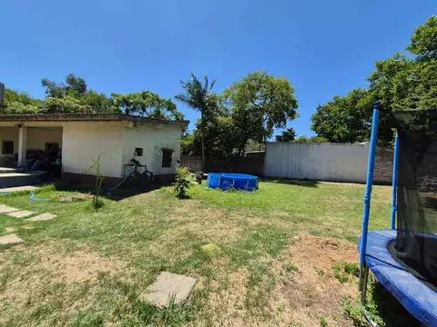 Casa en lote doble a reciclar  Oportunidad