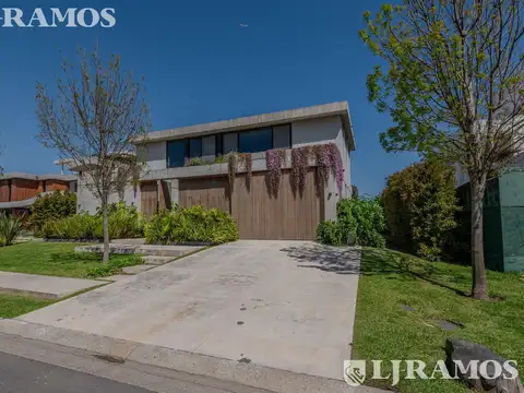 Casa en Alquiler de 4 dormitorios