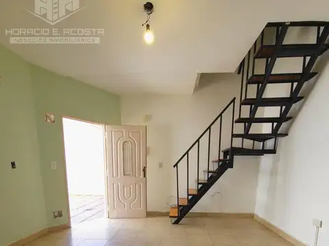 Casa en Alquiler con 1 cochera