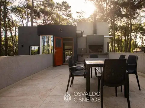 Casa 6 ambientes con 3 baños
