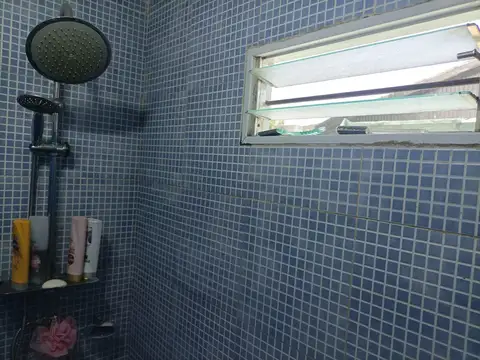CASA EN VENTA LA PLATA 3 DORMITORIOS PATIO COCHERA