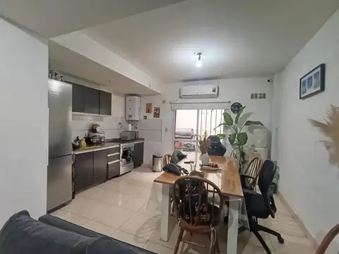VENTA DEPARTAMENTO SARANDI 2 AMBIENTES COCHERA