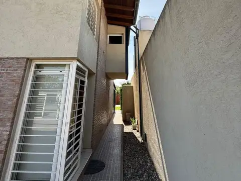 Casa en Venta en Alvear, USD 350.000