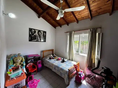 VENTA CASA 2 DORM CON GRAN TERRENO EN BARRIO ITEC
