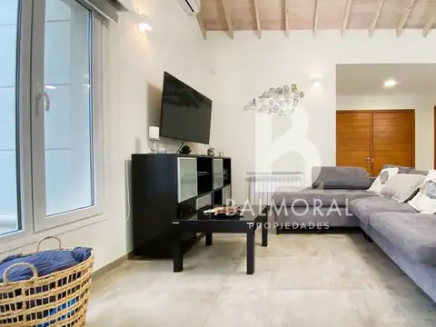 Casa 6 ambientes con 4 baños