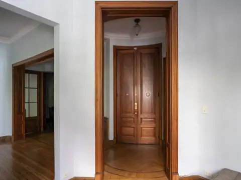 Juncal 1300, Piso 1