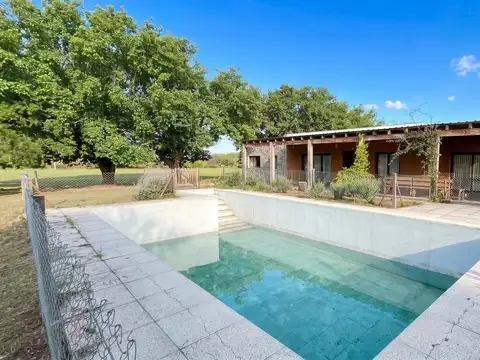 Importante casa con pileta en Club de Campo Las Cortaderas en VENTA sobre ruta 341, Tapia