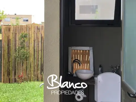 Casa en Venta al Este