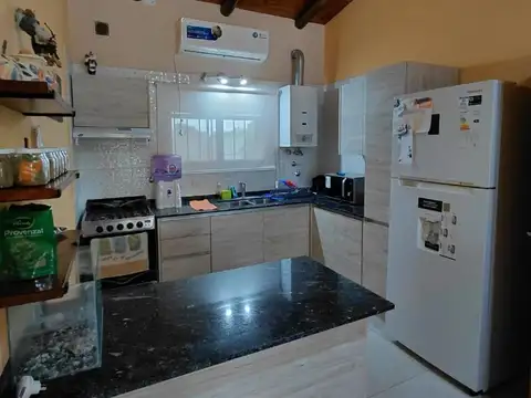 Casa en Venta con 3 cocheras