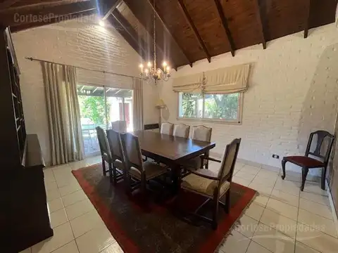 Casa 6 ambientes con 3 baños